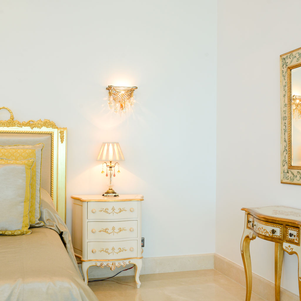 A classic style bedroom interior design